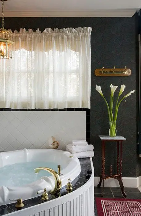 Eureka Springs Bed and Breakfast for sale